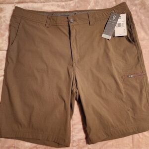 NWT- Free Country Men's Brown Shorts Size 40